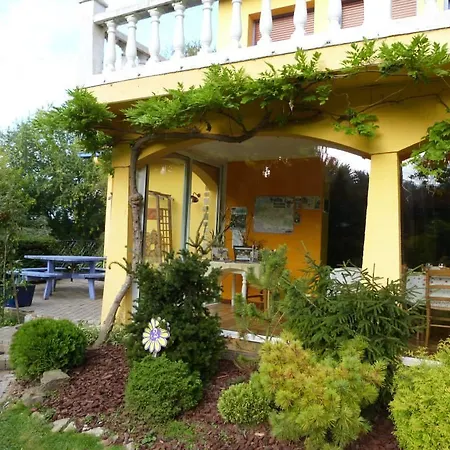 Bed & Breakfast La Maison Aux Fleurs *